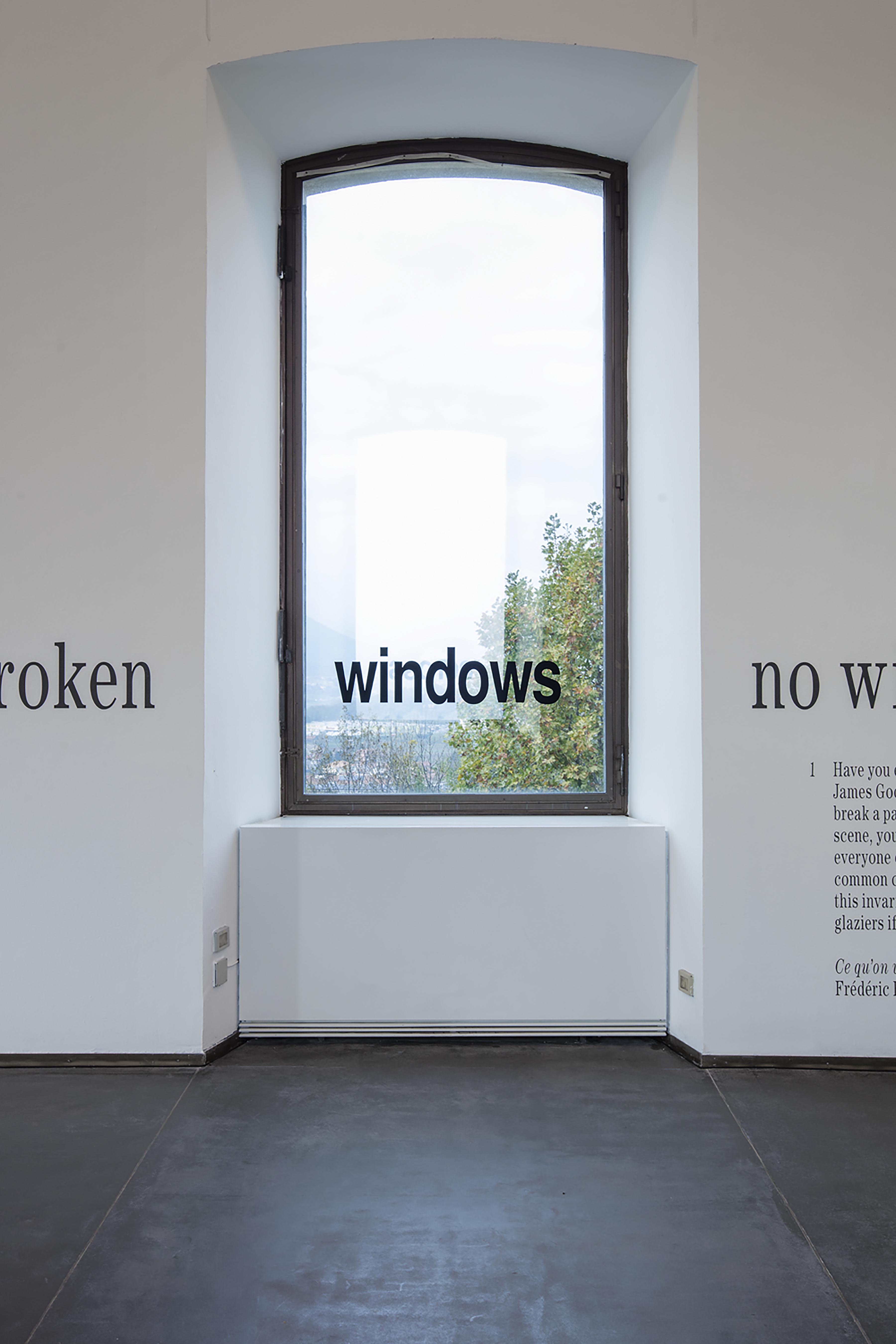 u0022Hito Steyerl. The City of Broken Windowsu0022, veduta espositiva